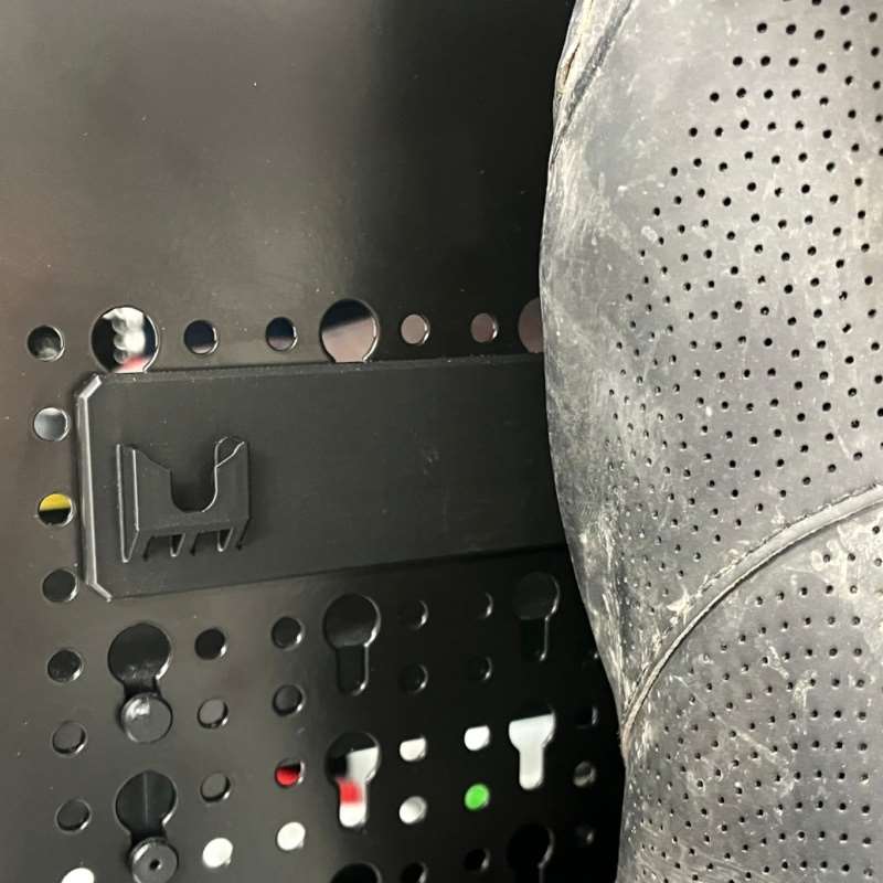 Настенное крепление-держатель  – обзор и цена Cycling Gear Wall Organizer
